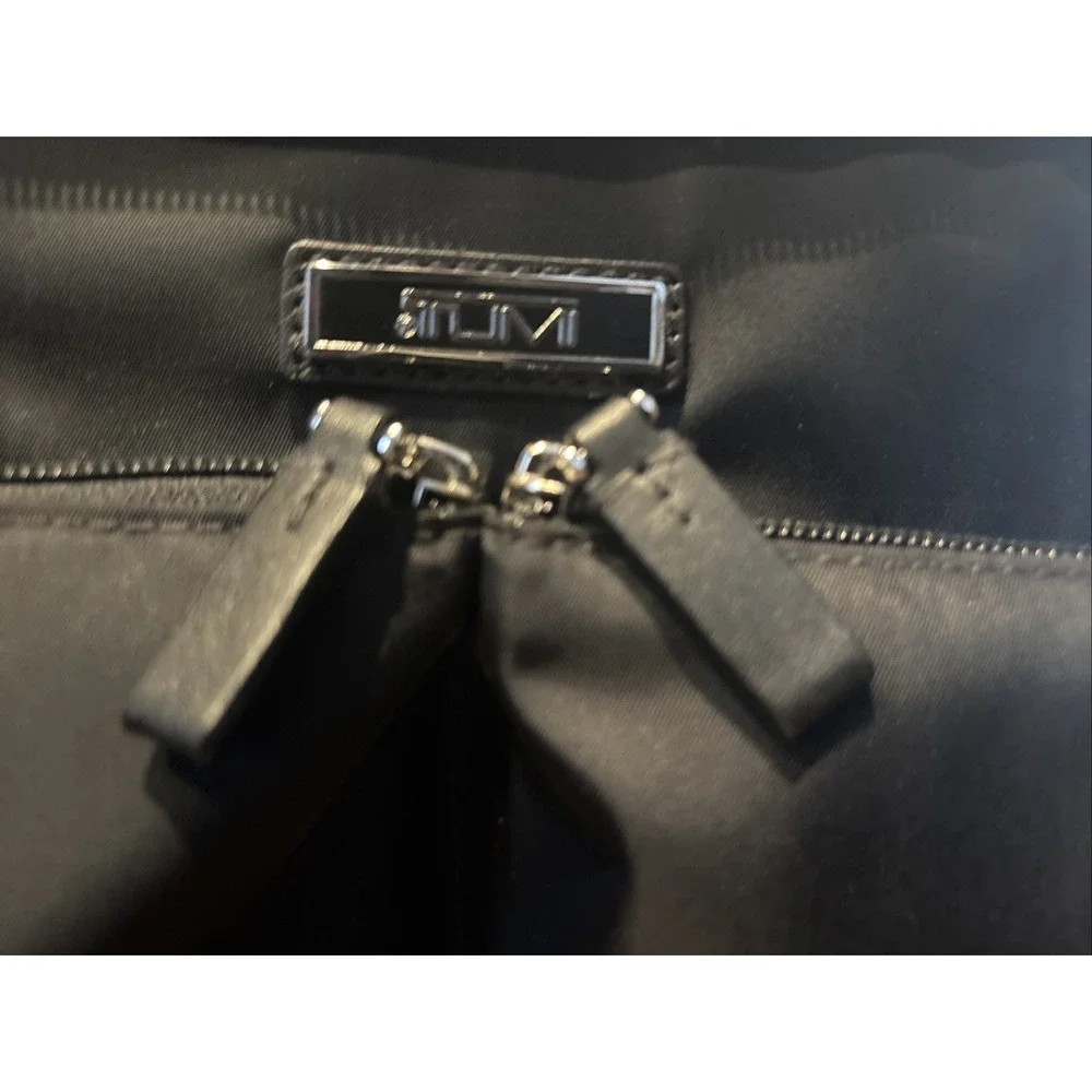 Tumi 4820D Business Carry-On Black Bag Suitcase/Carry-on